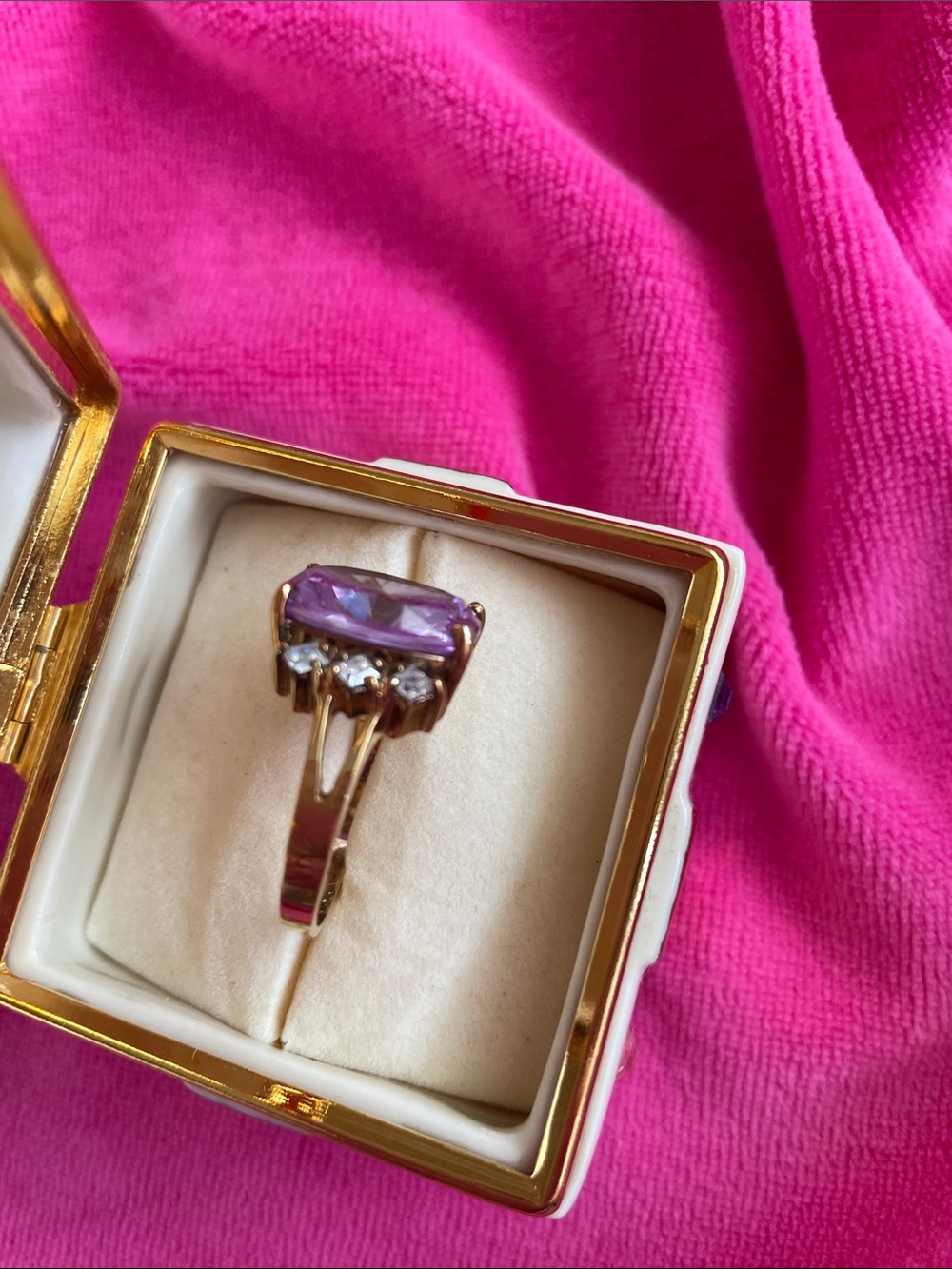 Vtg. 925 Sterling Silver Gold HC Hollywood Collection Cushion-Cut Amethyst Ring - Picture 3 of 11